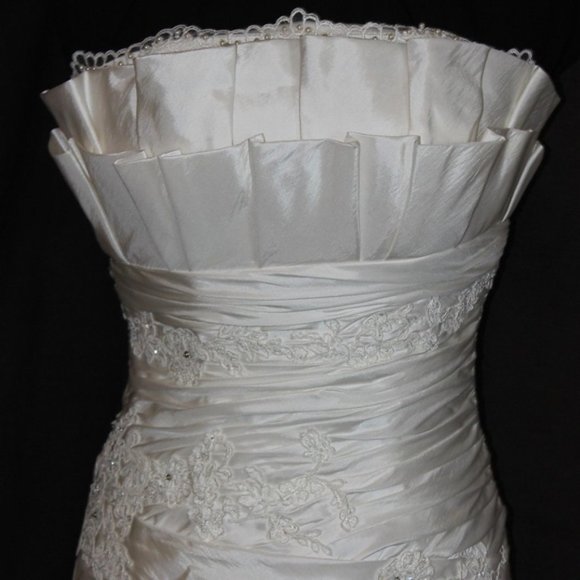 *HP SPECIAL PRICE* Stunning Ivory Strapless Wedding Gown/Shawl/Purse Size 4 - Picture 1 of 9
